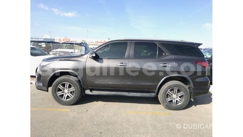 Big with watermark toyota fortuner conakry import dubai 5061