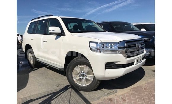 Buy Import Toyota Land Cruiser White Car in Import - Dubai in Conakry Buy Import Toyota Land Cruiser White Car in Import - Dubai in Conakry