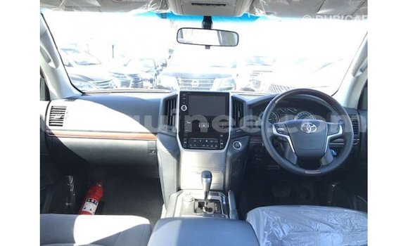 Buy Import Toyota Land Cruiser White Car in Import - Dubai in Conakry Buy Import Toyota Land Cruiser White Car in Import - Dubai in Conakry