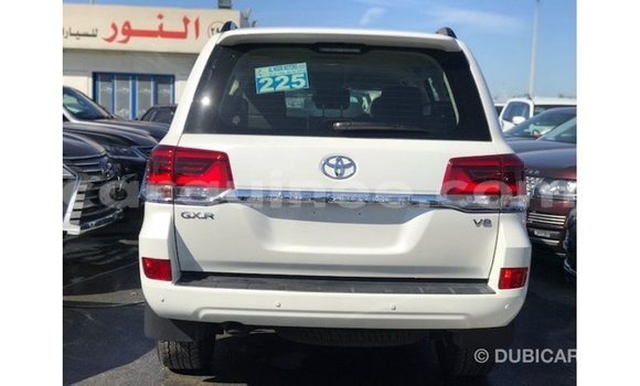 Buy Import Toyota Land Cruiser White Car in Import - Dubai in Conakry Buy Import Toyota Land Cruiser White Car in Import - Dubai in Conakry