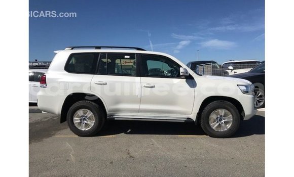 Buy Import Toyota Land Cruiser White Car in Import - Dubai in Conakry Buy Import Toyota Land Cruiser White Car in Import - Dubai in Conakry