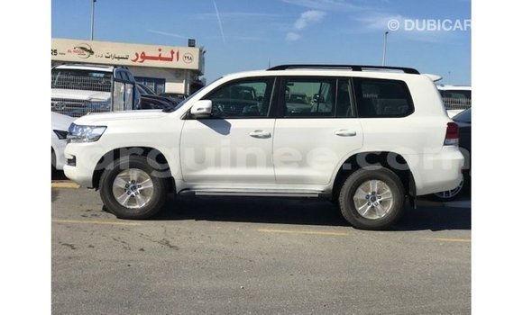 Buy Import Toyota Land Cruiser White Car in Import - Dubai in Conakry Buy Import Toyota Land Cruiser White Car in Import - Dubai in Conakry