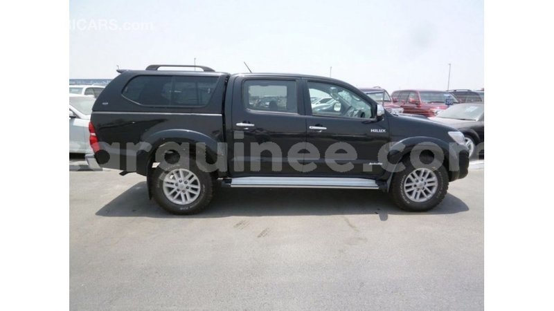 Big with watermark toyota hilux conakry import dubai 5068