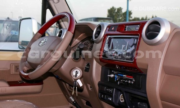 Buy Import Toyota Land Cruiser Beige Car in Import - Dubai in Conakry Buy Import Toyota Land Cruiser Beige Car in Import - Dubai in Conakry