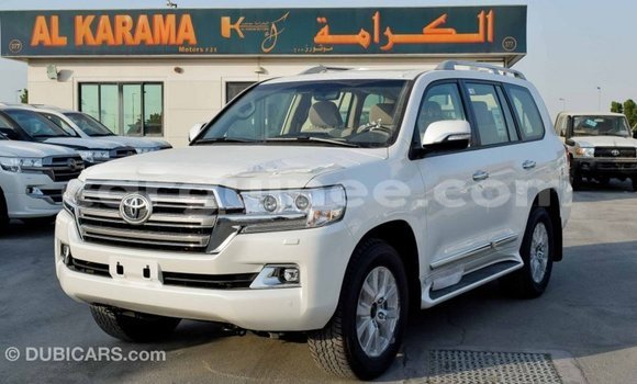 Acheter Import Voiture Toyota Land Cruiser Blanc à Import - Dubai, Conakry Acheter Import Voiture Toyota Land Cruiser Blanc à Import - Dubai, Conakry