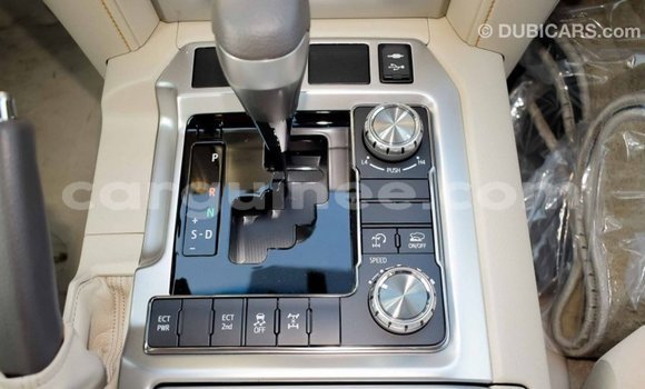 Acheter Import Voiture Toyota Land Cruiser Blanc à Import - Dubai, Conakry Acheter Import Voiture Toyota Land Cruiser Blanc à Import - Dubai, Conakry