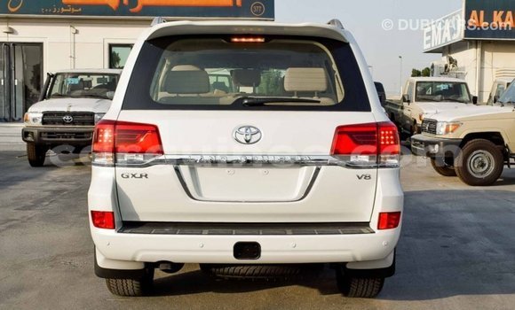 Acheter Import Voiture Toyota Land Cruiser Blanc à Import - Dubai, Conakry Acheter Import Voiture Toyota Land Cruiser Blanc à Import - Dubai, Conakry