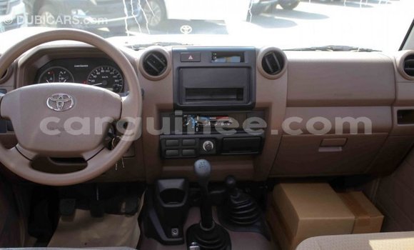 Acheter Import Voiture Toyota Land Cruiser Beige à Import - Dubai, Conakry Acheter Import Voiture Toyota Land Cruiser Beige à Import - Dubai, Conakry