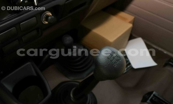 Acheter Import Voiture Toyota Land Cruiser Beige à Import - Dubai, Conakry Acheter Import Voiture Toyota Land Cruiser Beige à Import - Dubai, Conakry