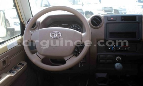 Acheter Import Voiture Toyota Land Cruiser Beige à Import - Dubai, Conakry Acheter Import Voiture Toyota Land Cruiser Beige à Import - Dubai, Conakry