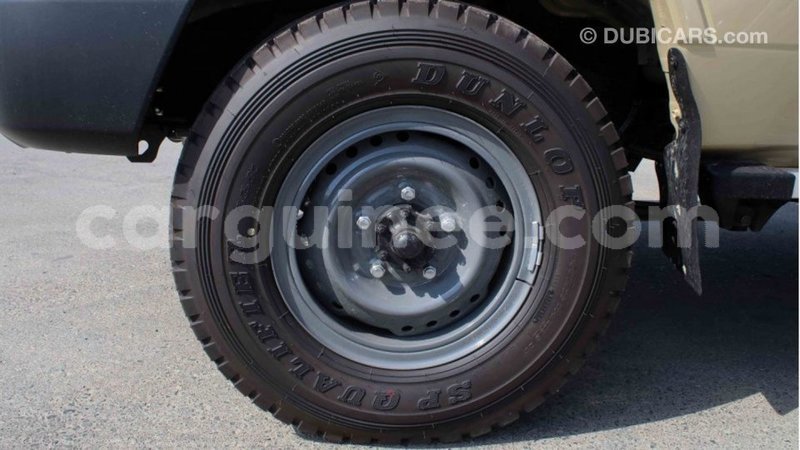 Big with watermark toyota land cruiser conakry import dubai 5072