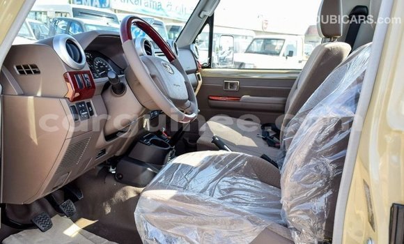 Buy Import Toyota Land Cruiser Beige Car in Import - Dubai in Conakry Buy Import Toyota Land Cruiser Beige Car in Import - Dubai in Conakry