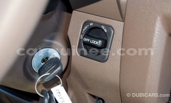 Buy Import Toyota Land Cruiser Beige Car in Import - Dubai in Conakry Buy Import Toyota Land Cruiser Beige Car in Import - Dubai in Conakry