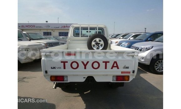 Buy Import Toyota Land Cruiser White Car in Import - Dubai in Conakry Buy Import Toyota Land Cruiser White Car in Import - Dubai in Conakry