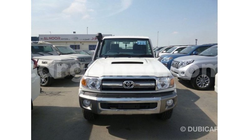 Big with watermark toyota land cruiser conakry import dubai 5076
