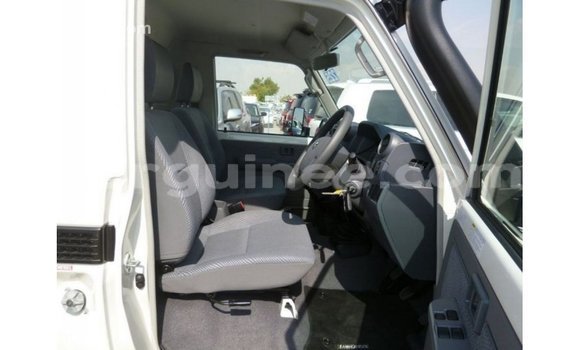 Buy Import Toyota Land Cruiser White Car in Import - Dubai in Conakry Buy Import Toyota Land Cruiser White Car in Import - Dubai in Conakry