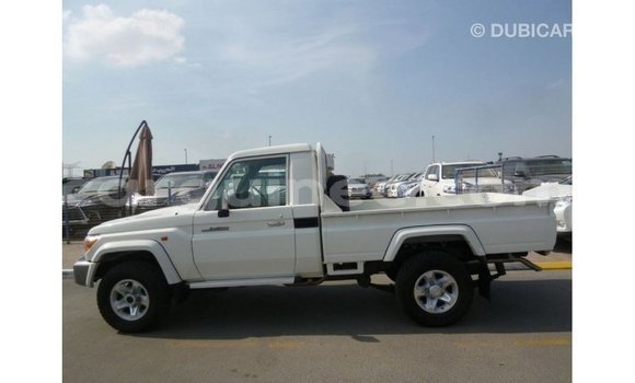 Buy Import Toyota Land Cruiser White Car in Import - Dubai in Conakry Buy Import Toyota Land Cruiser White Car in Import - Dubai in Conakry