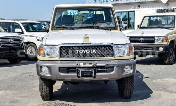 Acheter Import Voiture Toyota Land Cruiser Beige à Import - Dubai, Conakry Acheter Import Voiture Toyota Land Cruiser Beige à Import - Dubai, Conakry