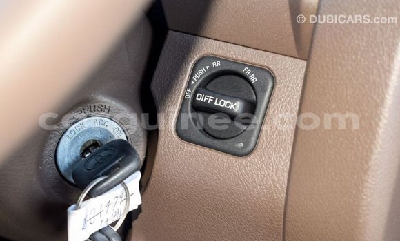 Acheter Import Voiture Toyota Land Cruiser Beige à Import - Dubai, Conakry Acheter Import Voiture Toyota Land Cruiser Beige à Import - Dubai, Conakry