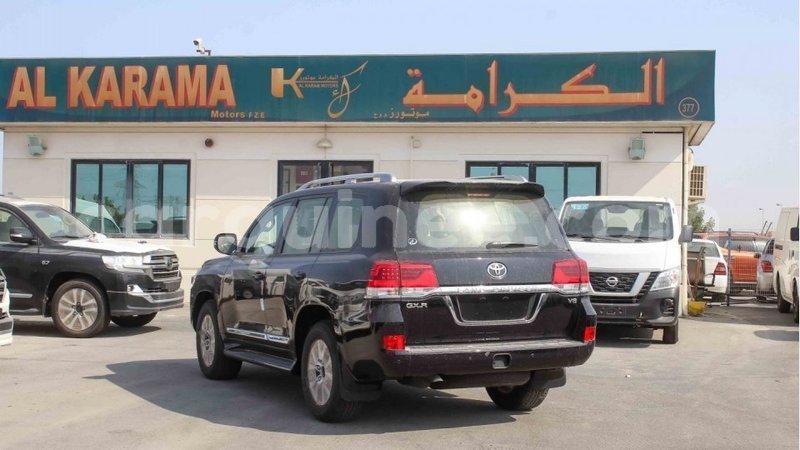 Big with watermark toyota land cruiser conakry import dubai 5084