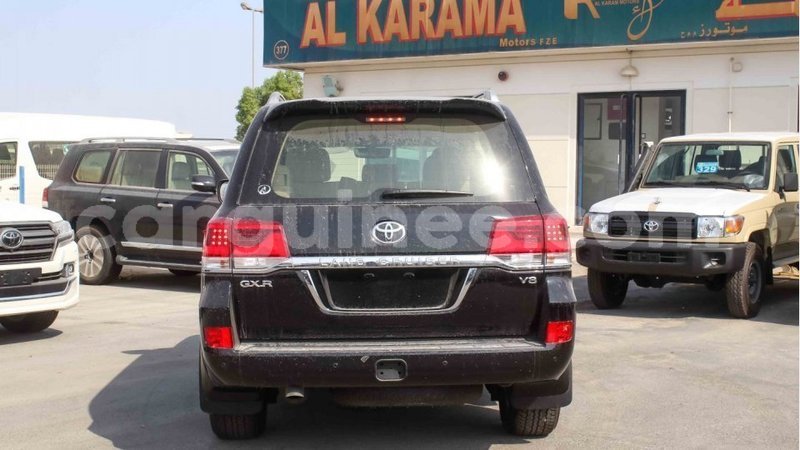 Big with watermark toyota land cruiser conakry import dubai 5084