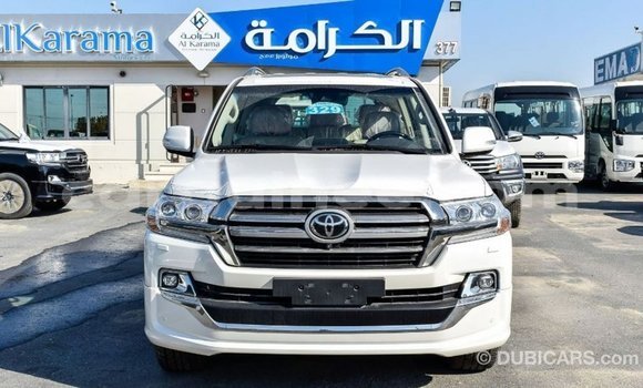 Acheter Import Voiture Toyota Land Cruiser Blanc à Import - Dubai, Conakry Acheter Import Voiture Toyota Land Cruiser Blanc à Import - Dubai, Conakry