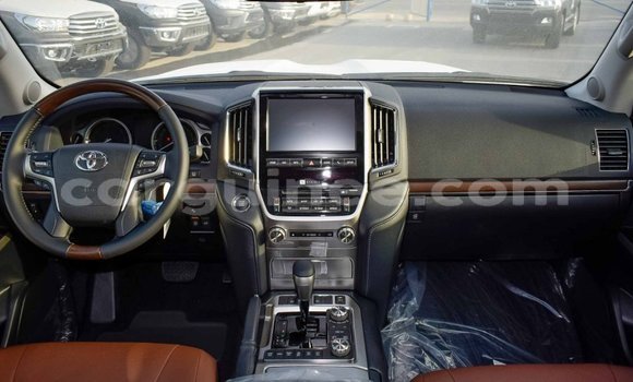 Acheter Import Voiture Toyota Land Cruiser Noir à Import - Dubai, Conakry Acheter Import Voiture Toyota Land Cruiser Noir à Import - Dubai, Conakry