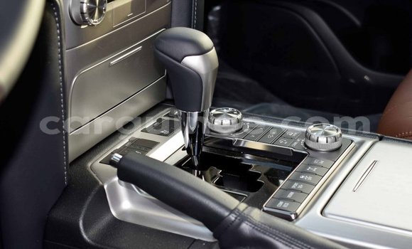 Acheter Import Voiture Toyota Land Cruiser Noir à Import - Dubai, Conakry Acheter Import Voiture Toyota Land Cruiser Noir à Import - Dubai, Conakry