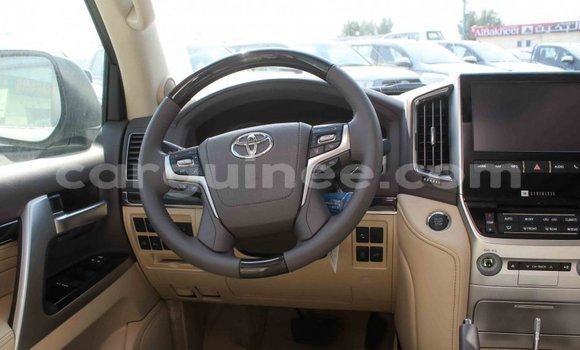 Acheter Import Voiture Toyota Hilux Autre à Import - Dubai, Conakry Acheter Import Voiture Toyota Hilux Autre à Import - Dubai, Conakry