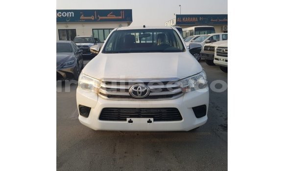 Acheter Import Voiture Toyota Hilux Blanc à Import - Dubai, Conakry Acheter Import Voiture Toyota Hilux Blanc à Import - Dubai, Conakry