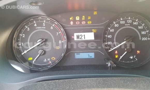 Acheter Import Voiture Toyota Hilux Blanc à Import - Dubai, Conakry Acheter Import Voiture Toyota Hilux Blanc à Import - Dubai, Conakry