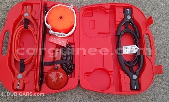 Acheter Import Voiture Toyota Hilux Blanc à Import - Dubai, Conakry Acheter Import Voiture Toyota Hilux Blanc à Import - Dubai, Conakry