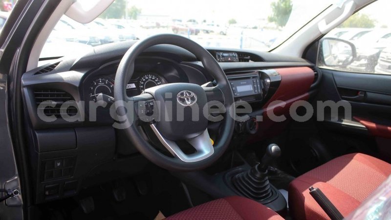 Big with watermark toyota hilux conakry import dubai 5093