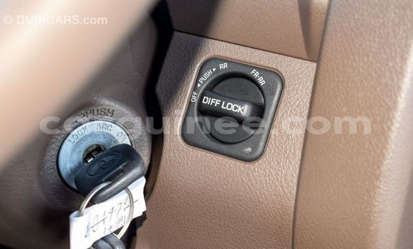 Acheter Import Voiture Toyota Land Cruiser Beige à Import - Dubai, Conakry Acheter Import Voiture Toyota Land Cruiser Beige à Import - Dubai, Conakry