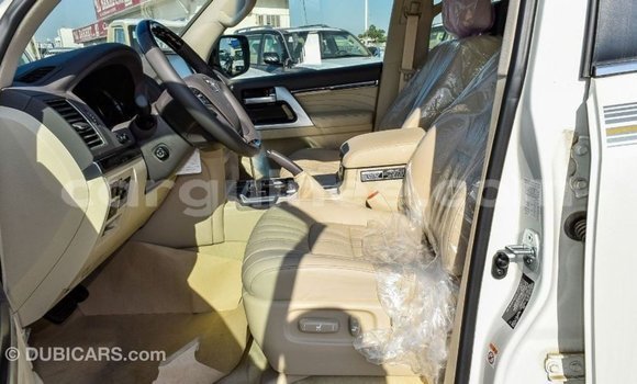 Buy Import Toyota Land Cruiser White Car in Import - Dubai in Conakry Buy Import Toyota Land Cruiser White Car in Import - Dubai in Conakry