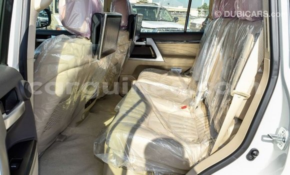 Buy Import Toyota Land Cruiser White Car in Import - Dubai in Conakry Buy Import Toyota Land Cruiser White Car in Import - Dubai in Conakry