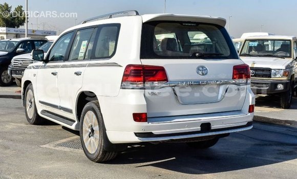 Buy Import Toyota Land Cruiser White Car in Import - Dubai in Conakry Buy Import Toyota Land Cruiser White Car in Import - Dubai in Conakry
