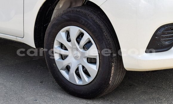 Acheter Import Voiture Toyota Hilux Blanc à Import - Dubai, Conakry Acheter Import Voiture Toyota Hilux Blanc à Import - Dubai, Conakry