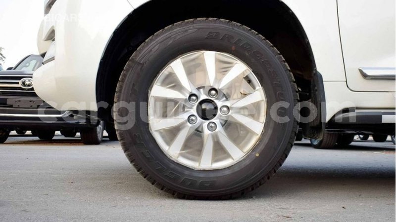 Big with watermark toyota land cruiser conakry import dubai 5108