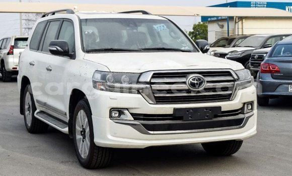 Buy Import Toyota Land Cruiser White Car in Import - Dubai in Conakry Buy Import Toyota Land Cruiser White Car in Import - Dubai in Conakry