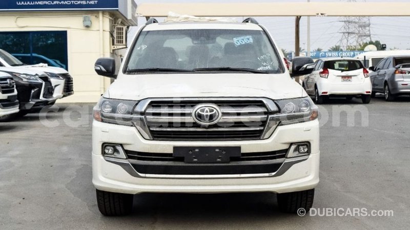 Big with watermark toyota land cruiser conakry import dubai 5121