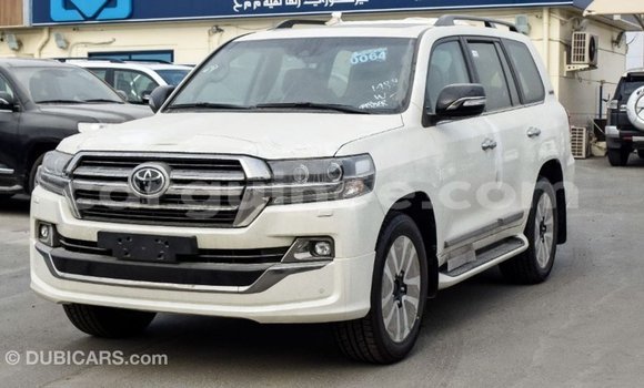 Buy Import Toyota Land Cruiser White Car in Import - Dubai in Conakry Buy Import Toyota Land Cruiser White Car in Import - Dubai in Conakry