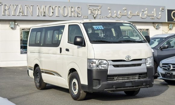 Medium with watermark toyota hiace conakry import dubai 5126