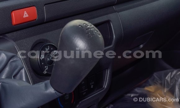 Buy Import Toyota Hiace White Car in Import - Dubai in Conakry Buy Import Toyota Hiace White Car in Import - Dubai in Conakry