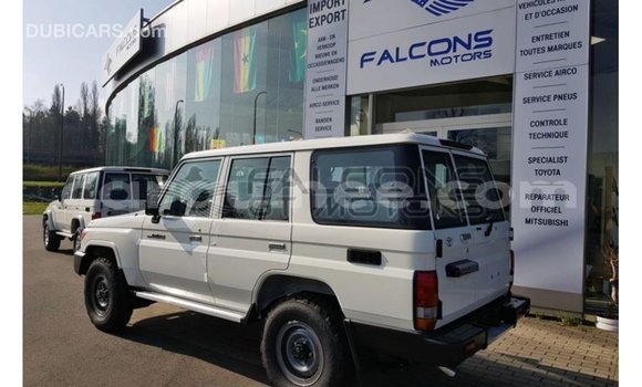 Buy Import Toyota Land Cruiser White Car in Import - Dubai in Conakry Buy Import Toyota Land Cruiser White Car in Import - Dubai in Conakry