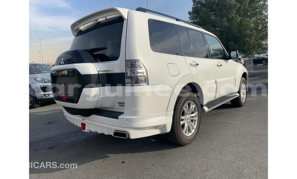 Buy Import Mitsubishi Pajero White Car in Import - Dubai in Conakry Buy Import Mitsubishi Pajero White Car in Import - Dubai in Conakry