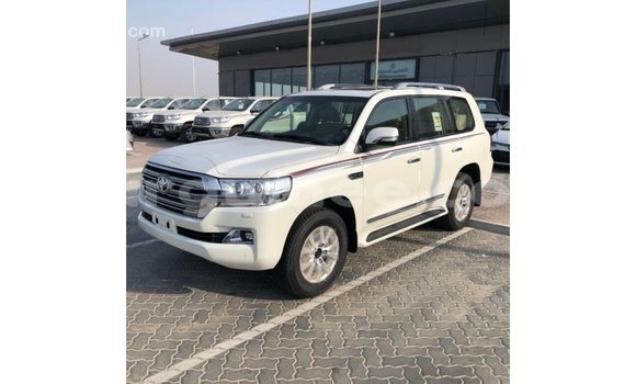 Buy Import Toyota Land Cruiser White Car in Import - Dubai in Conakry Buy Import Toyota Land Cruiser White Car in Import - Dubai in Conakry
