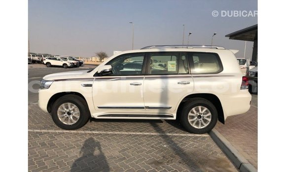 Buy Import Toyota Land Cruiser White Car in Import - Dubai in Conakry Buy Import Toyota Land Cruiser White Car in Import - Dubai in Conakry