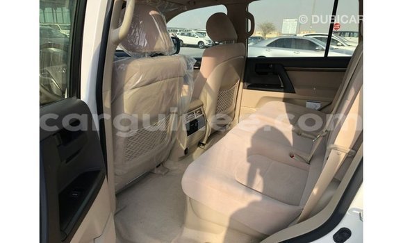 Buy Import Toyota Land Cruiser White Car in Import - Dubai in Conakry Buy Import Toyota Land Cruiser White Car in Import - Dubai in Conakry