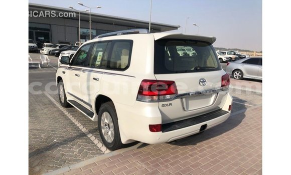 Buy Import Toyota Land Cruiser White Car in Import - Dubai in Conakry Buy Import Toyota Land Cruiser White Car in Import - Dubai in Conakry